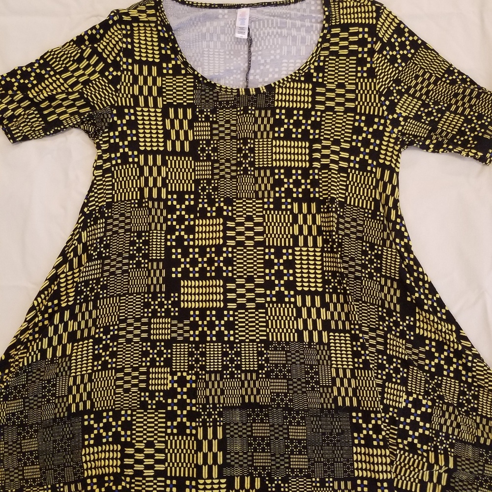 LulaRoe Perfect T top